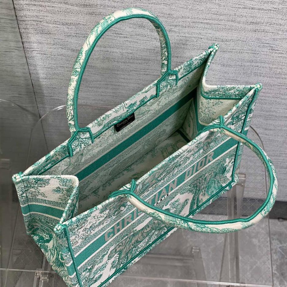 medium D*or book tote