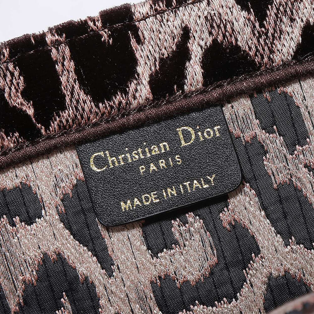 large D*or book tote