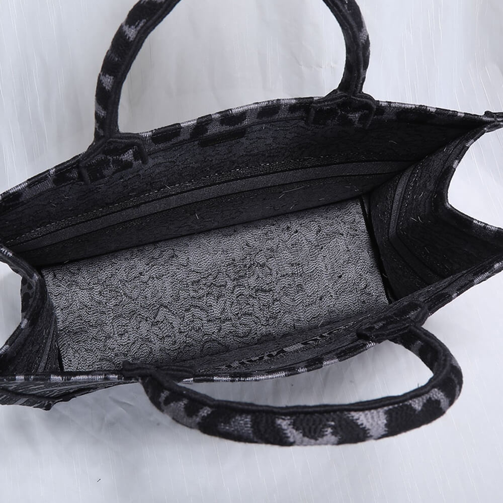 large D*or book tote