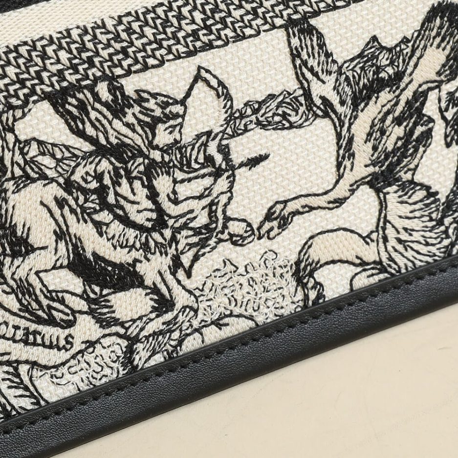 small D*or book tote