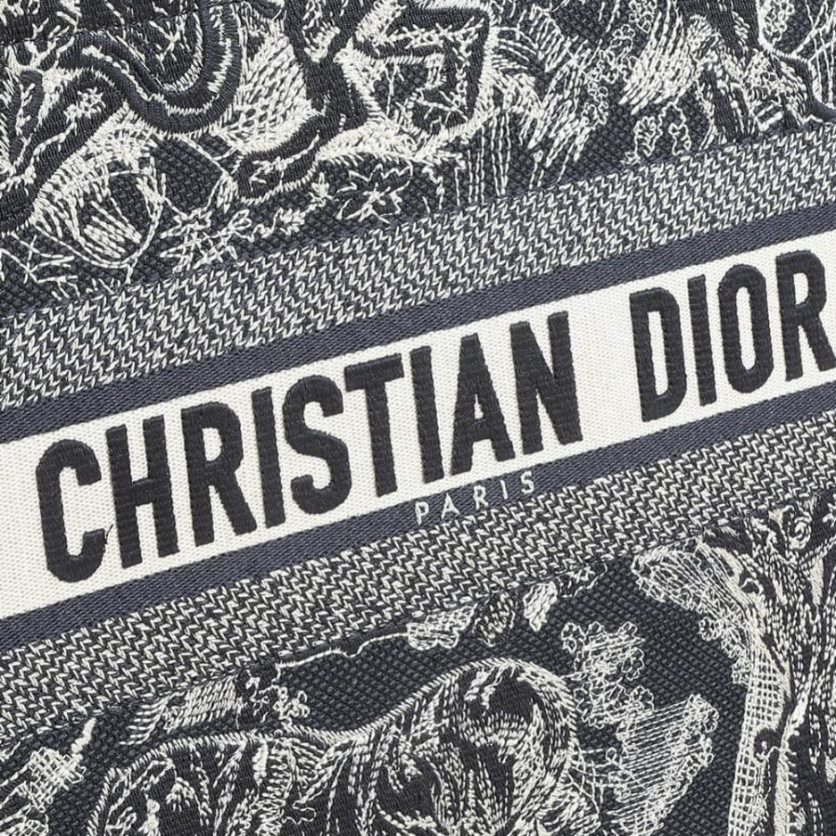 medium D*or book tote