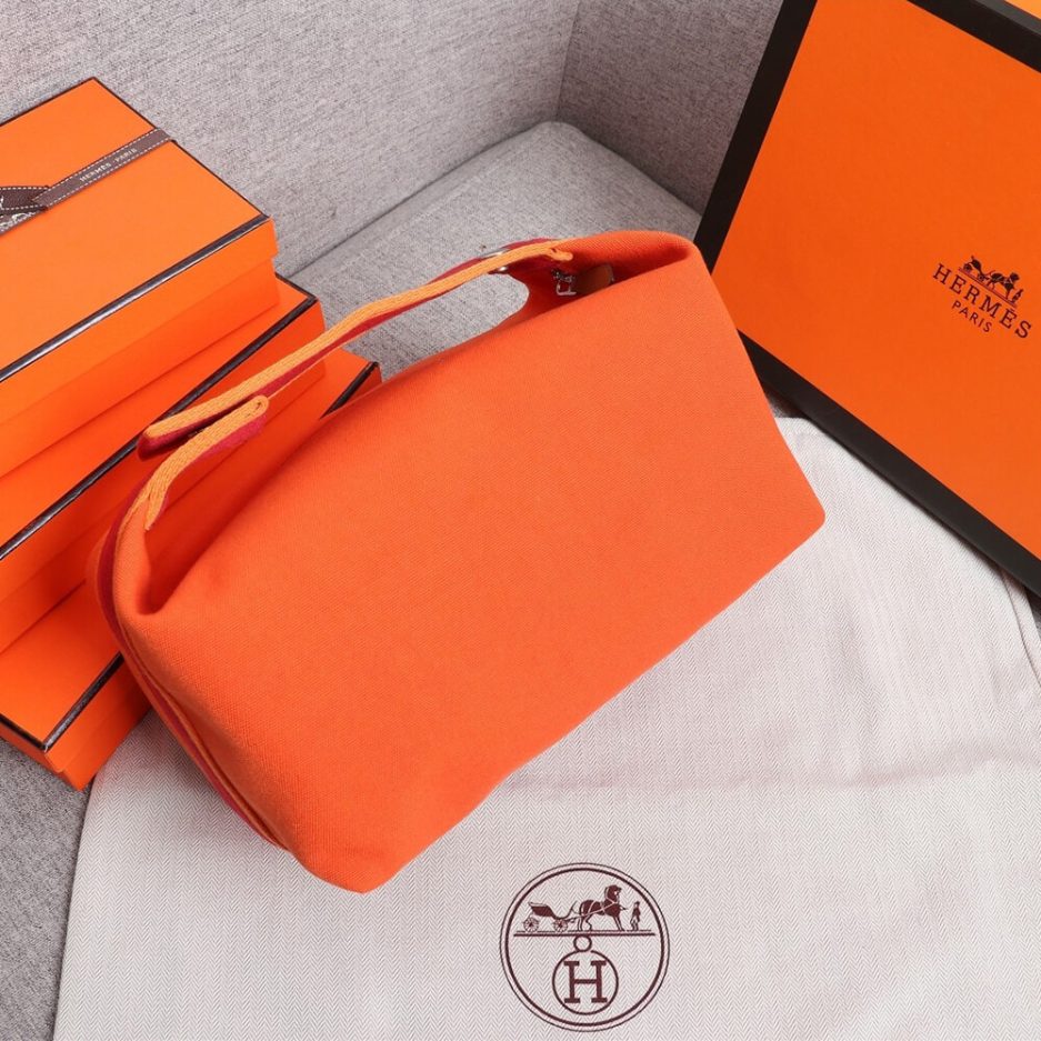 H**mes toiletery bag