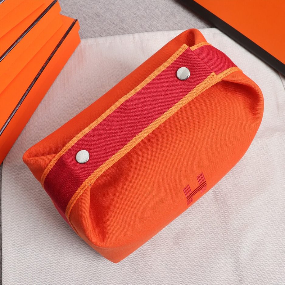 H**mes toiletery bag