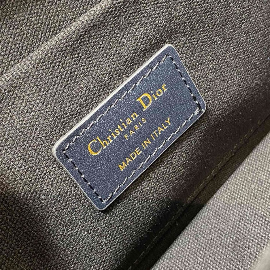 D*or east-west D*or book tote with strap