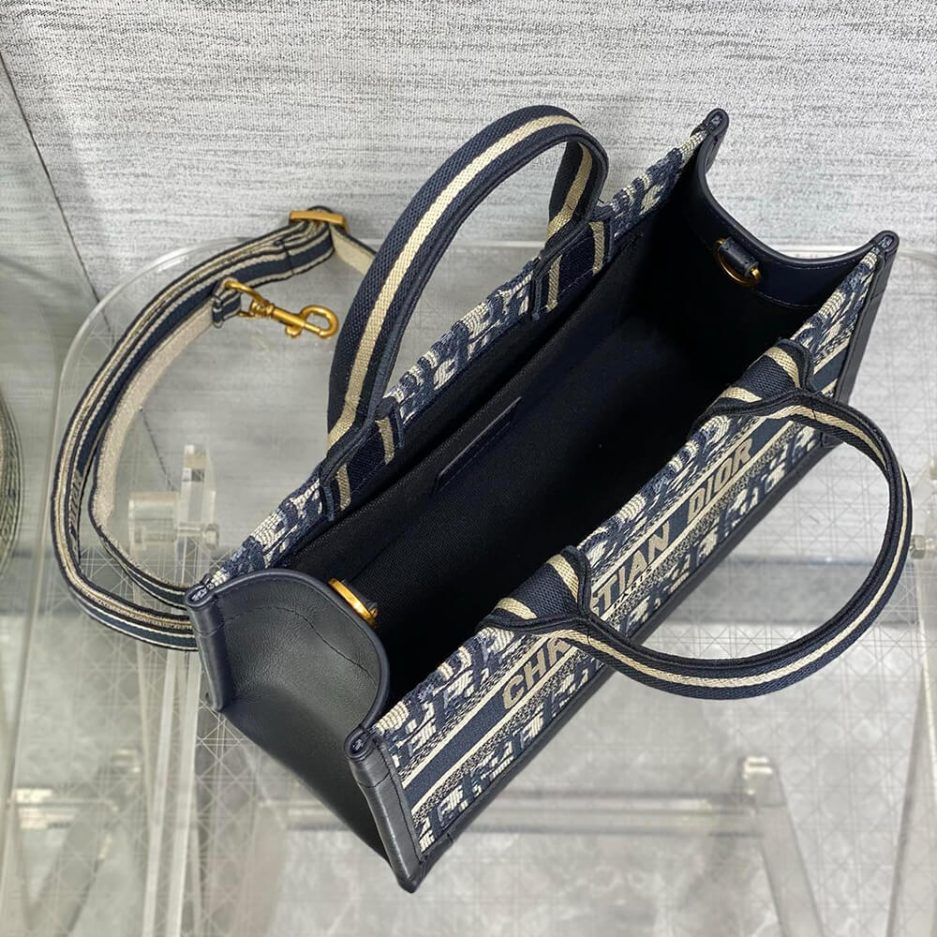 D*or east-west D*or book tote with strap