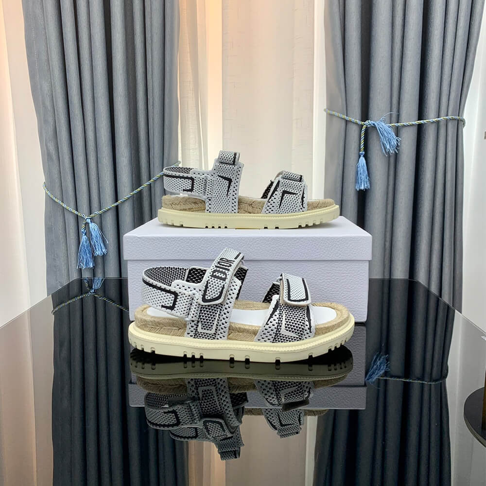 D*oract sandal