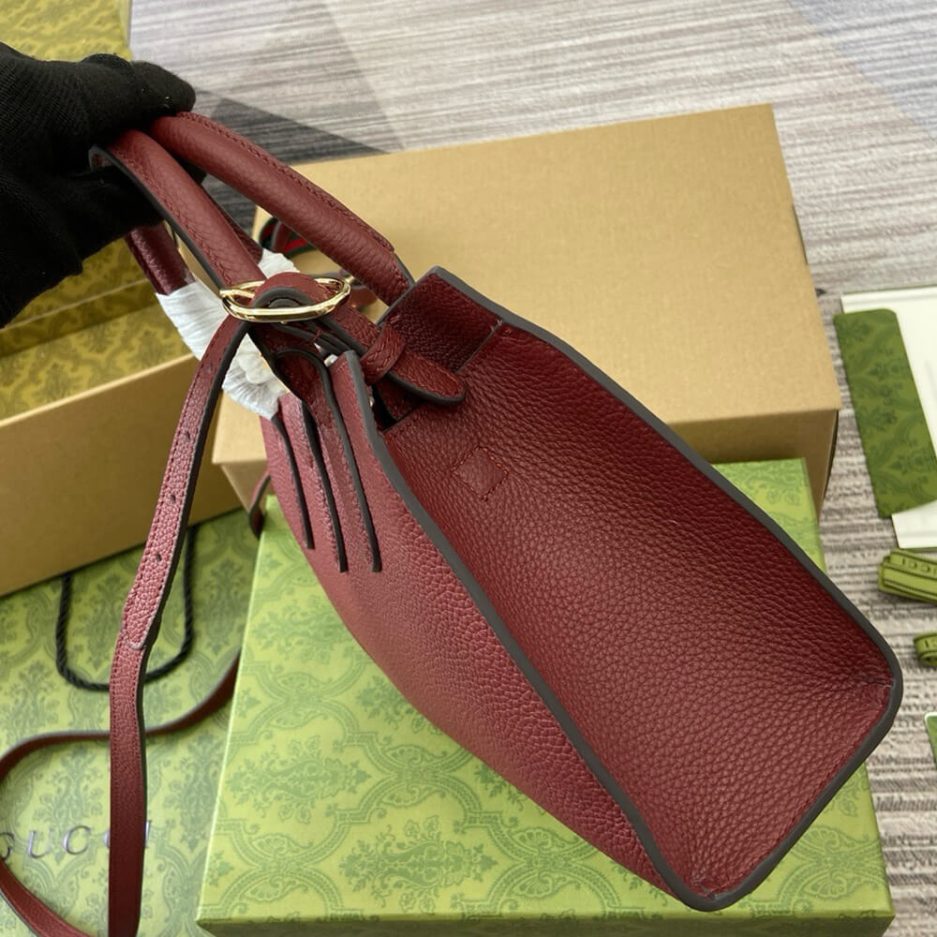 G*u*i small tote bag with hook closure