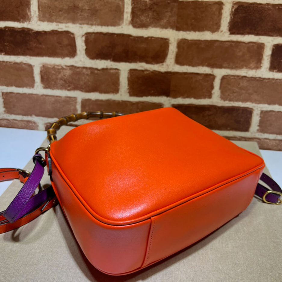 G*u*i diana medium shoulder bag