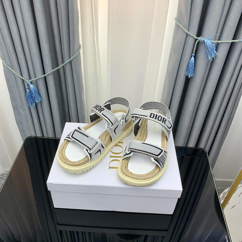D*oract sandal