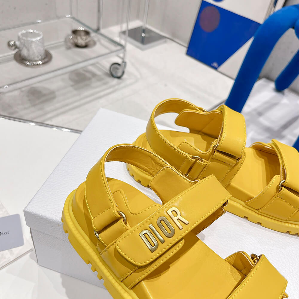 D*oract sandal