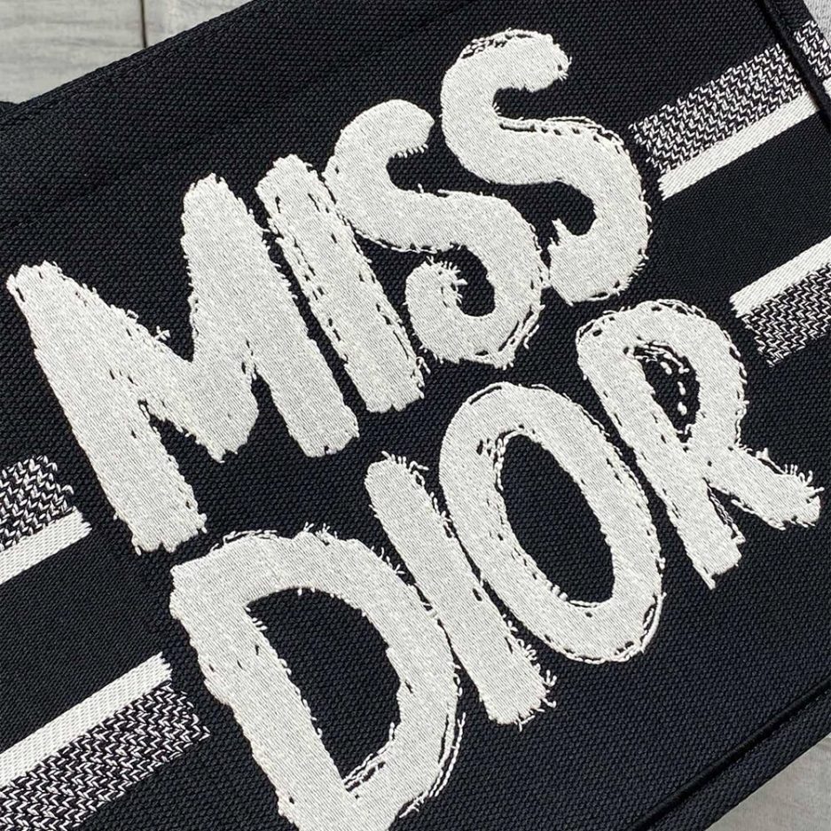 medium D*or book tote