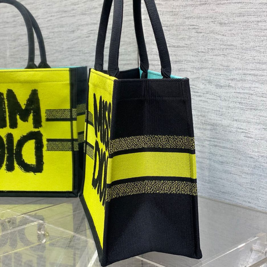 medium D*or book tote