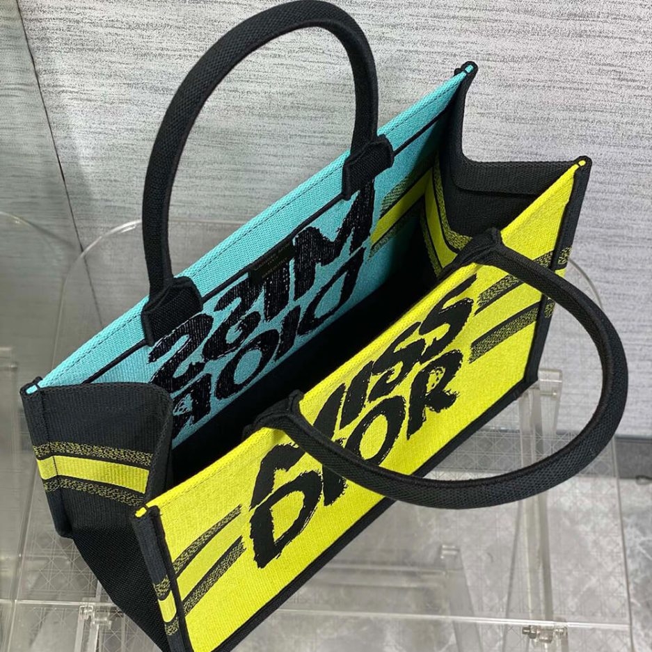 medium D*or book tote