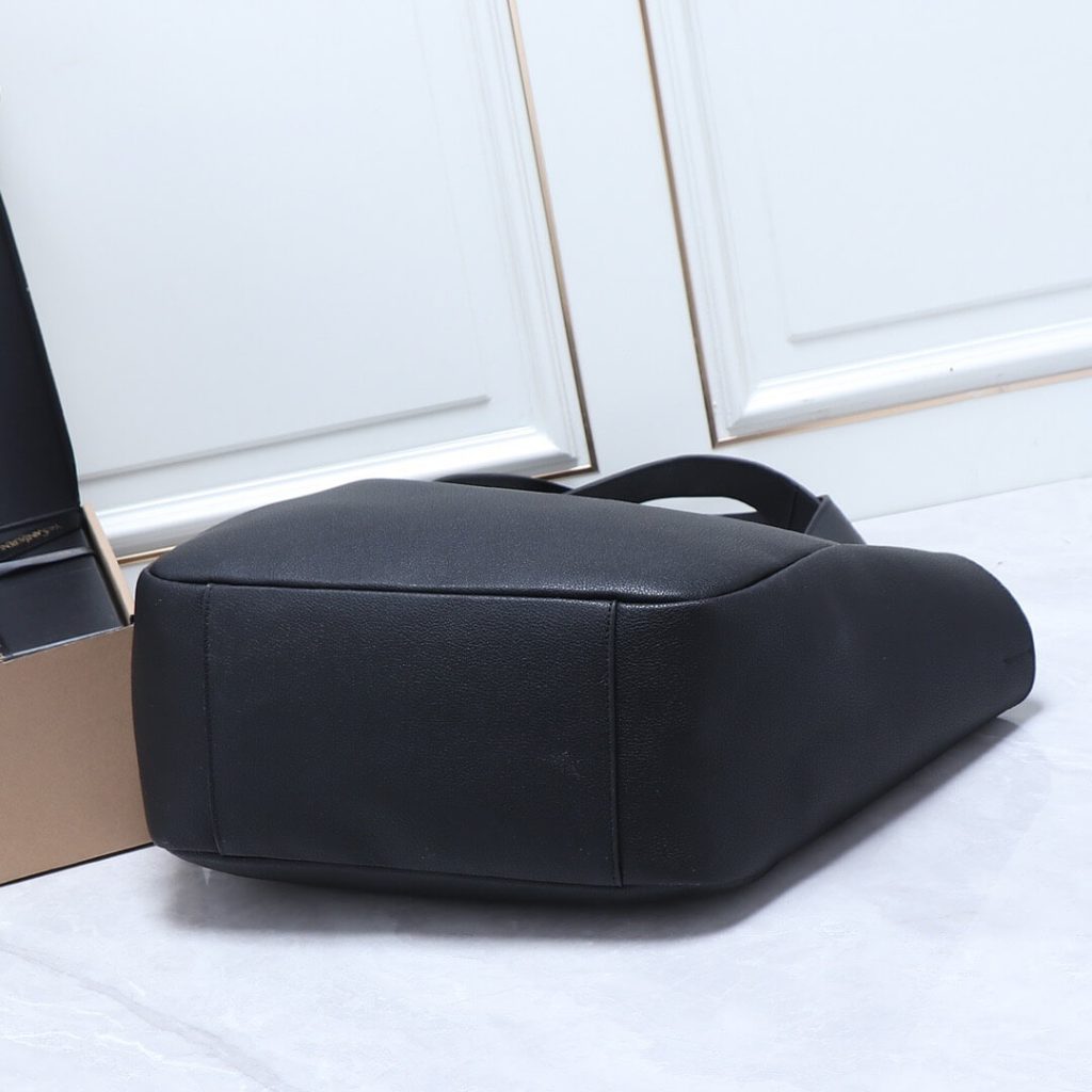 YSL LE 5 A 7 BEA IN GRAINED LEATHER