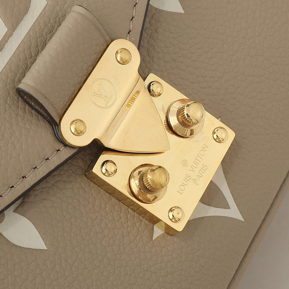 LV Pochette Metis East West