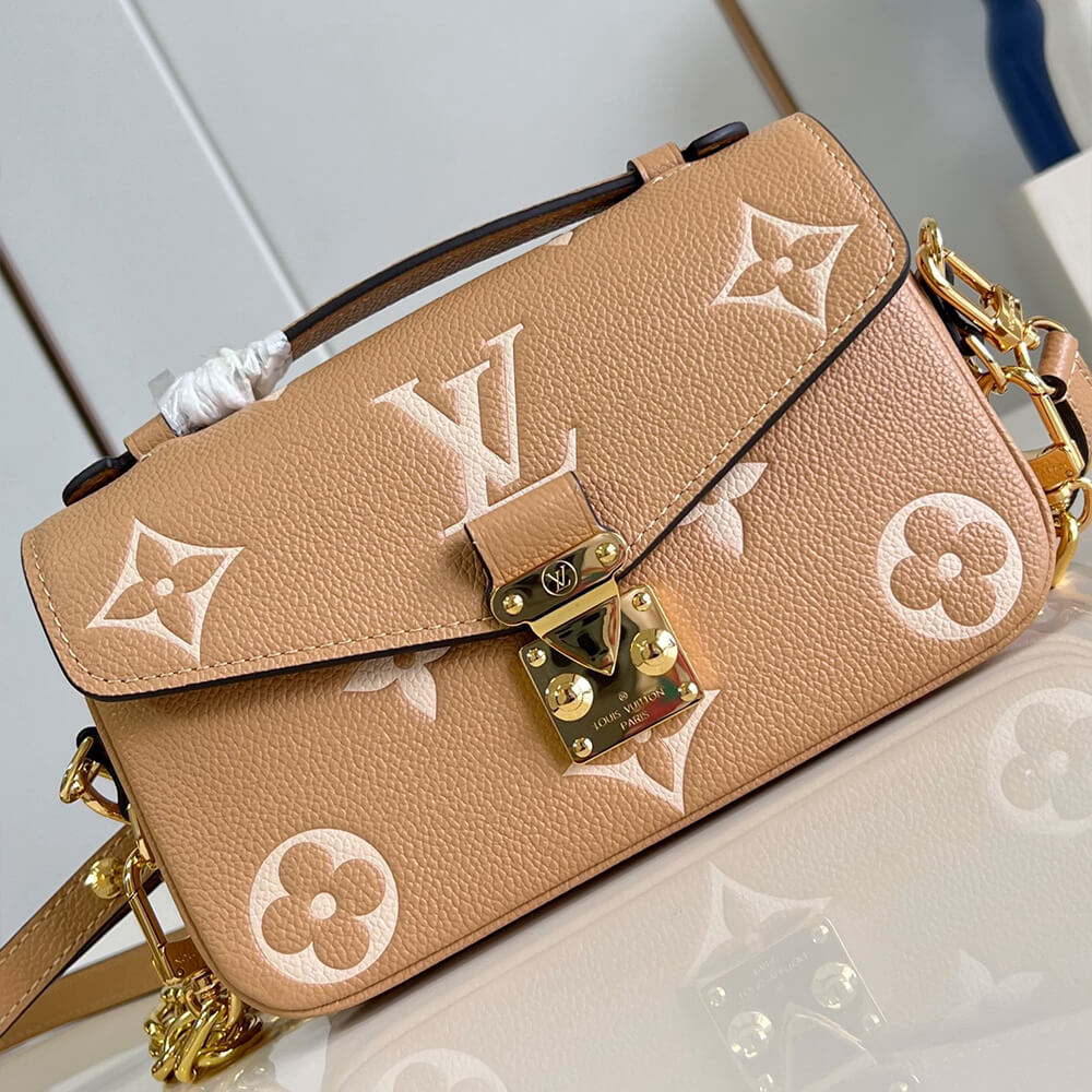 LV Pochette Metis East West