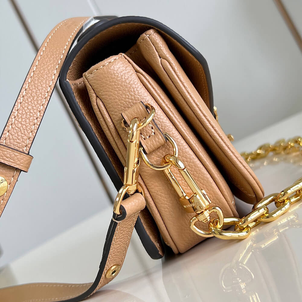 LV Pochette Metis East West