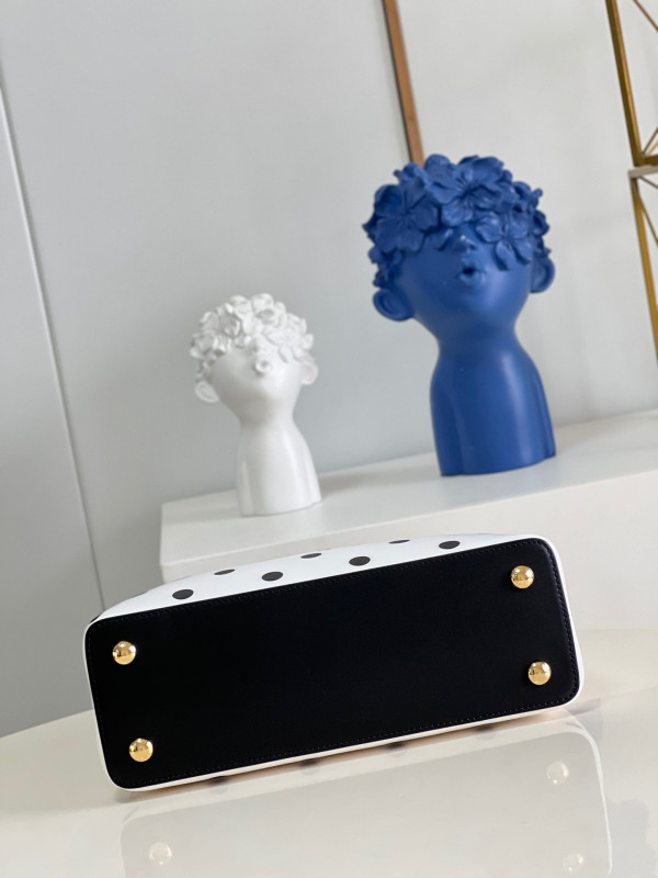 l0*is V*t0n capucines mm