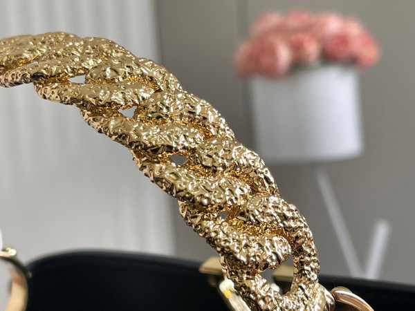 l0*is V*t0n capucines bb