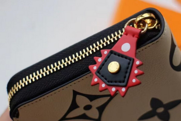 l0*is V*t0n zippy wallet