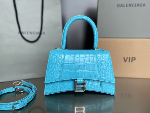 Ba*len*cia*ga hourglass