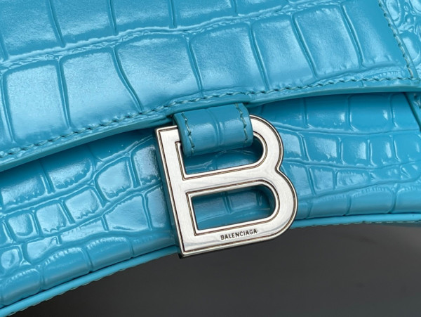 Ba*len*cia*ga hourglass