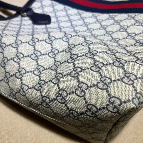 G*u*i ophidia medium tote with web