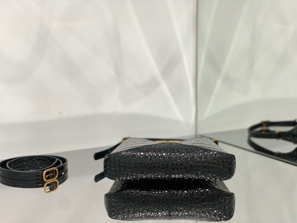 Ba*len*cia*ga xx small hobo bag