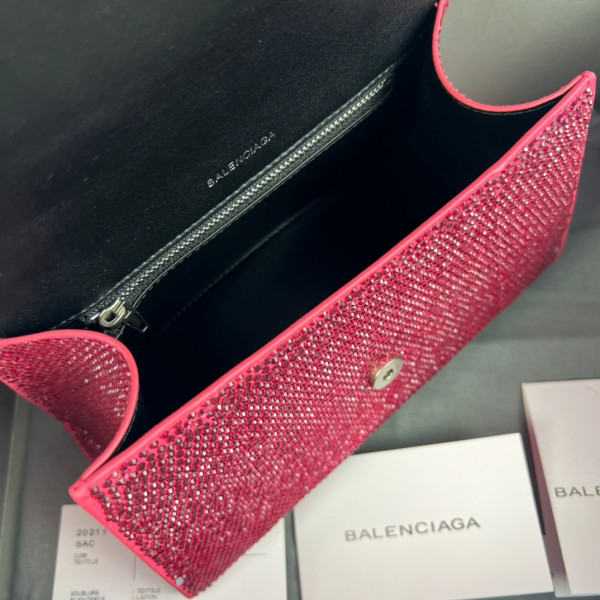 Ba*len*cia*ga hourglass