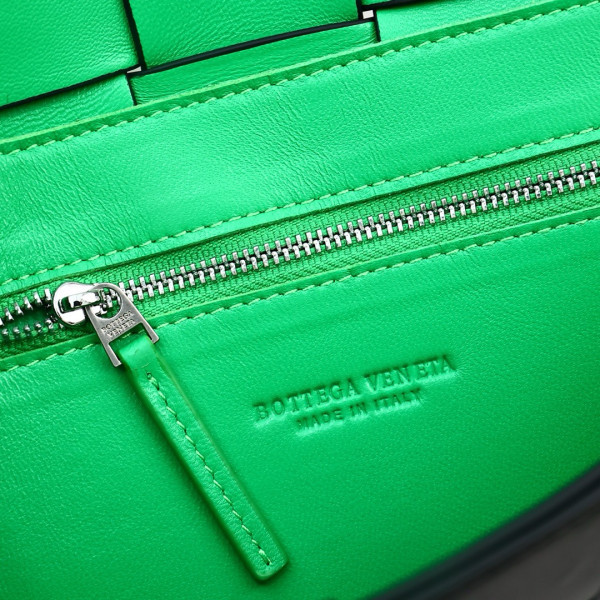 bo*te*ga Ve*ne*ta cassette-23*15*5cm