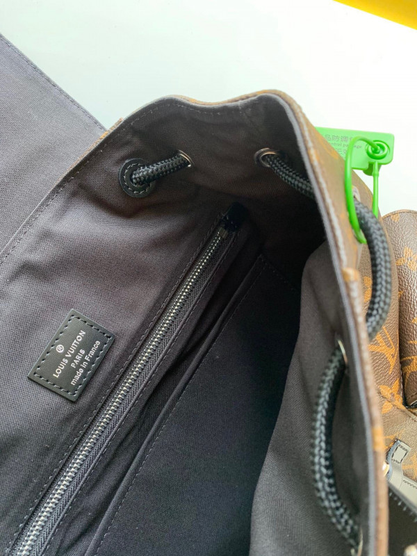 l0*is V*t0n christopher backpack