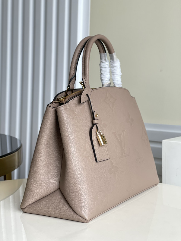 l0*is V*t0n grand palais