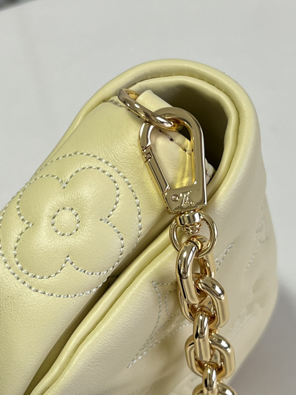 l0*is V*t0n wallet on strap bubblegram