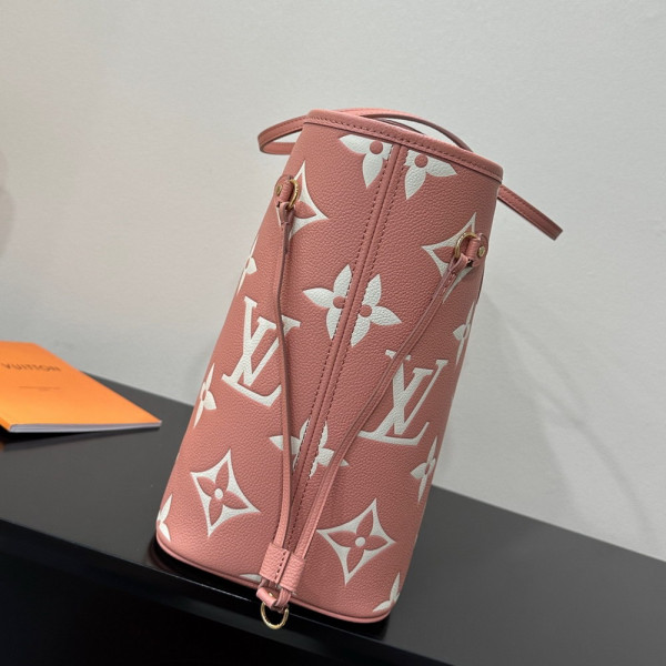 l0*is V*t0n neverfull mm