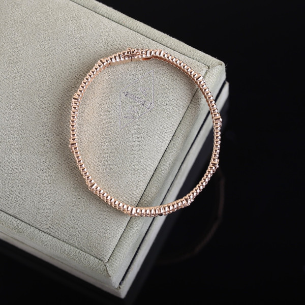 V*N CL*F & arpels  perlée bracelet