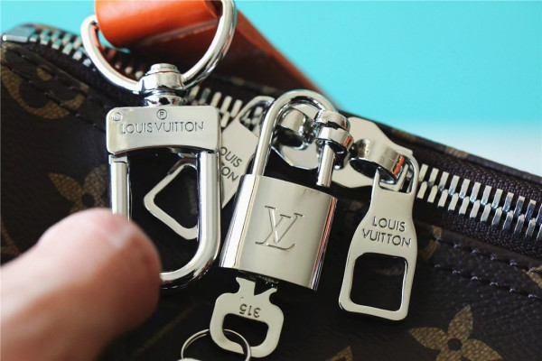 l0*is V*t0n keepall bandouliÈre 50