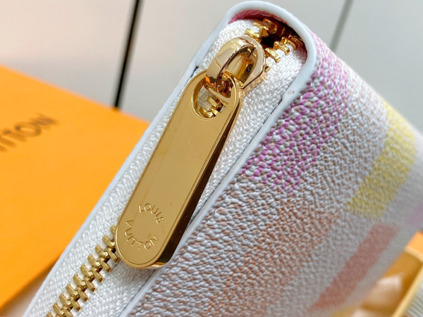 l0*is V*t0n zippy wallet-19.5*10.5*2.5 cm