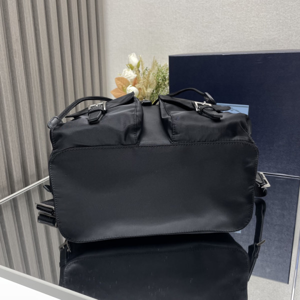 Pra*a re-nylon backpack-30*32*15cm