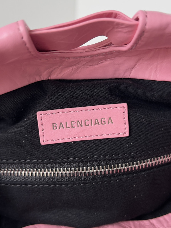Ba*len*cia*ga crush tote-23.9*25.9*9.9cm