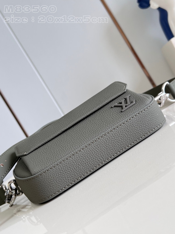 l0*is V*t0n pilot wearable wallet-20*12*5.5cm