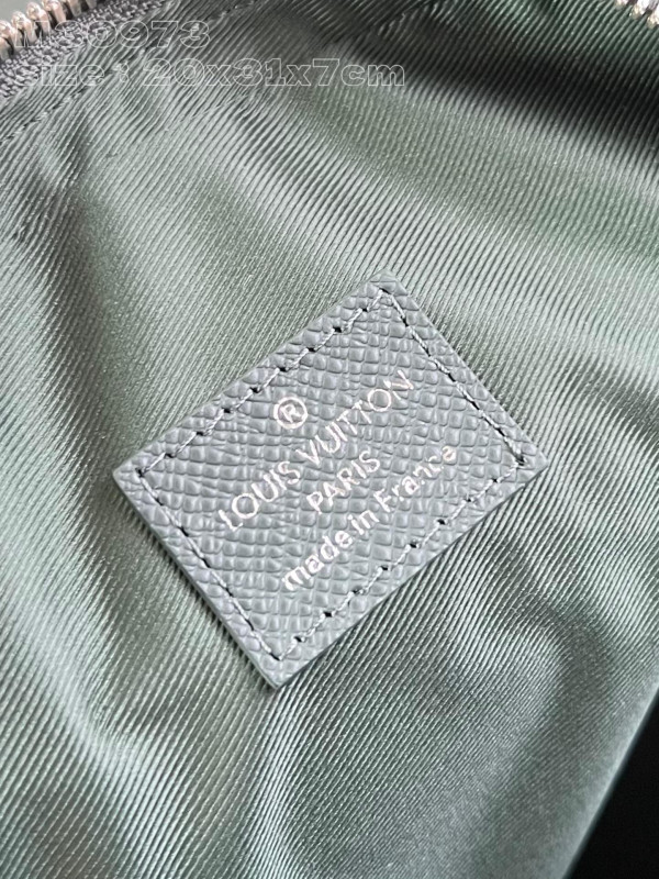 l0*is V*t0n avenue slingbag nm-31*20*7cm