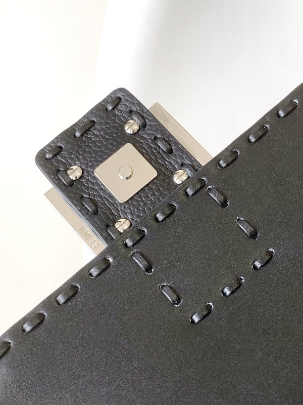 F**di baguette-20*5*13cm