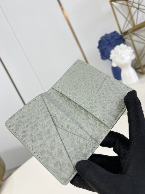 l0*is V*t0n pocket organizer-7.5*11.1*1 cm