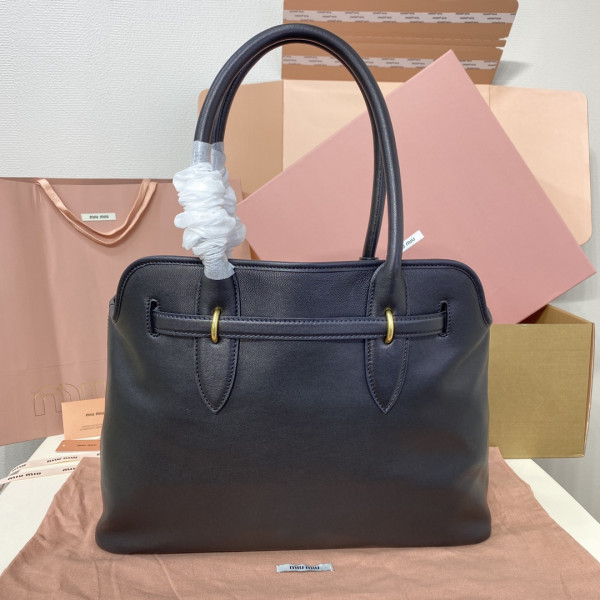 M*um*u aventure nappa leather bag