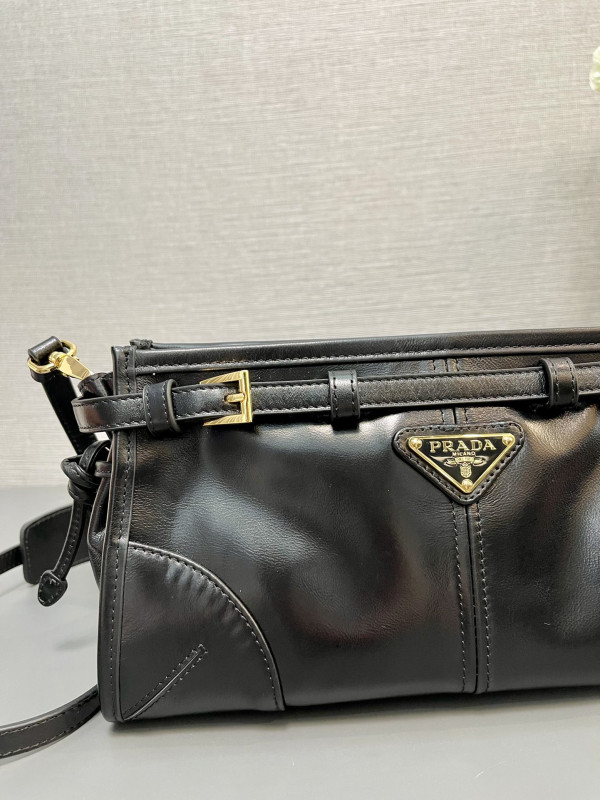 Pra*a small leather shoulder bag