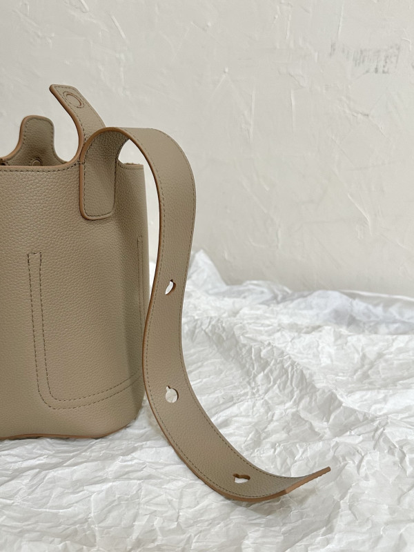 Lowee Mini Pebble Bucket bag-19.5*16*16CM