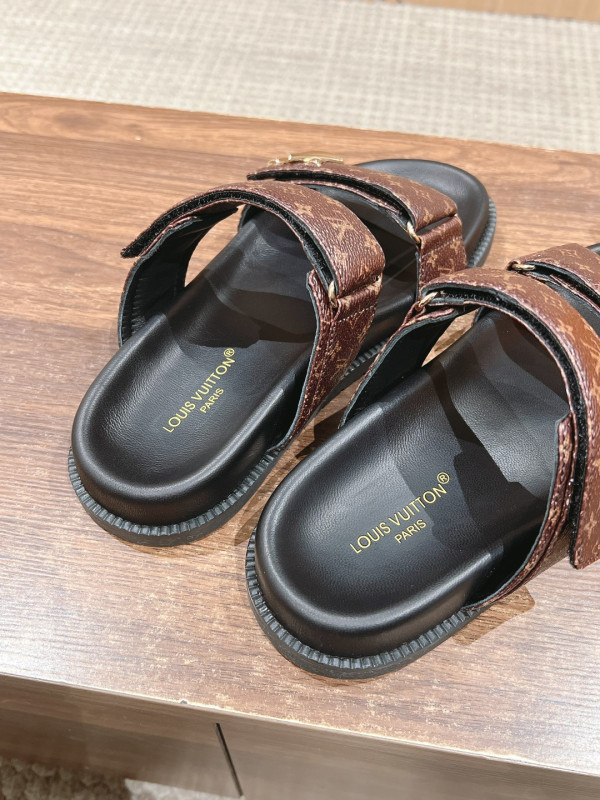 l0*is V*t0n sandals