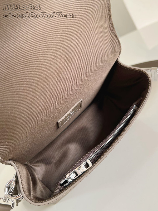 l0*is V*t0n fastline wearable wallet