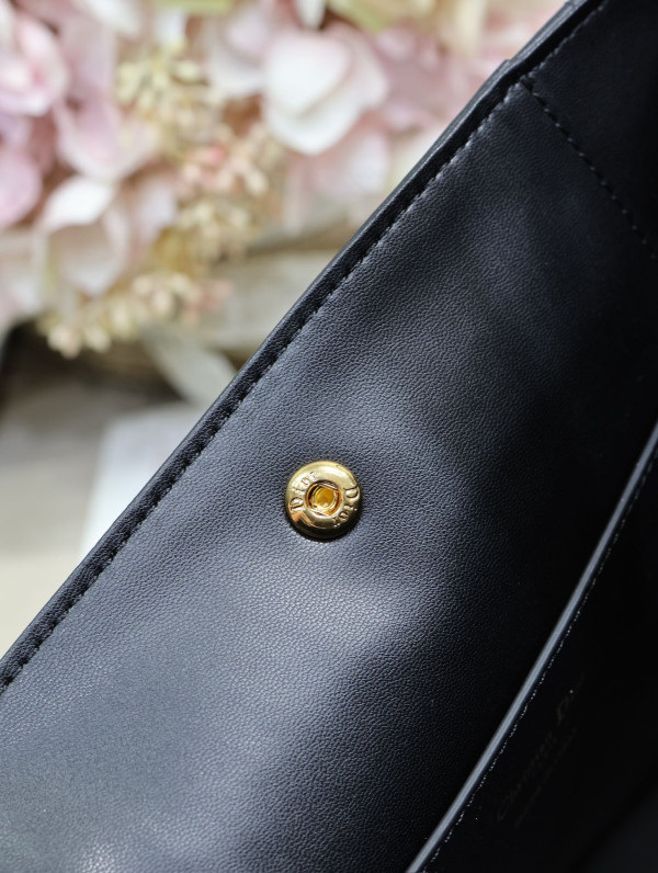 Diro Medium Signature Bucket Bag - 24*23*14CM