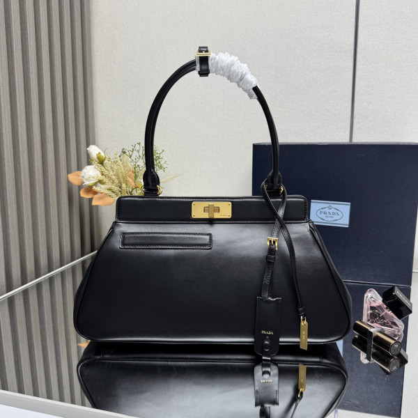 Pra*a medium leather tote bag-38*21*8cm